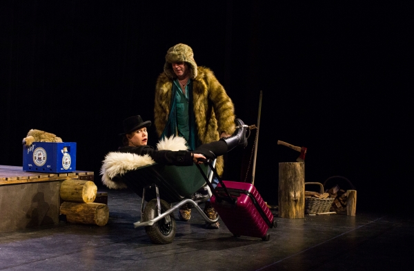 Julia Borgmeier als Anna und Johannes Richard Voelkl als Sylvain, Foto: Juliane Menzel